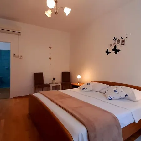 Guest house Pansion Ivan & Ivana Bol