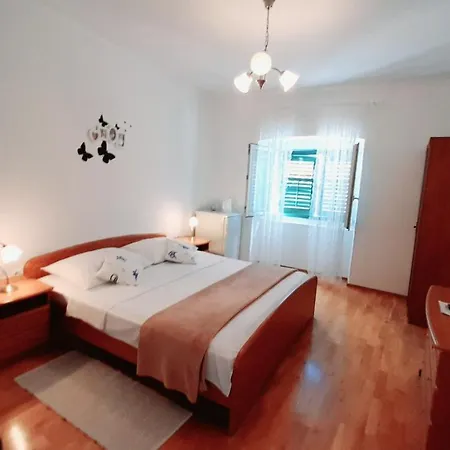 Guest house Pansion Ivan & Ivana