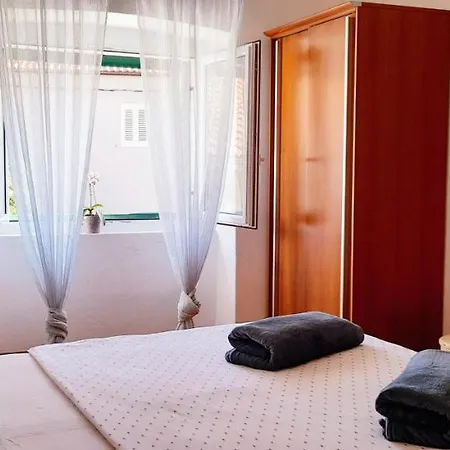 Guest house Pansion Ivan & Ivana