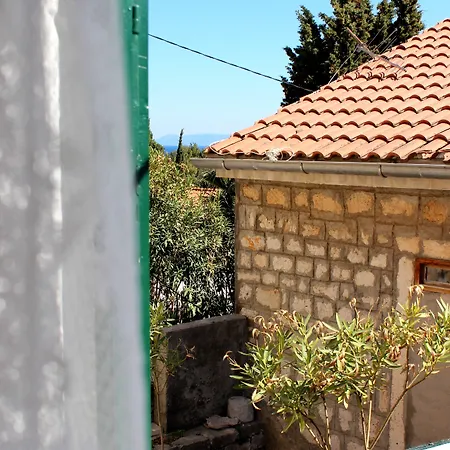 Guest house Pansion Ivan & Ivana Bol